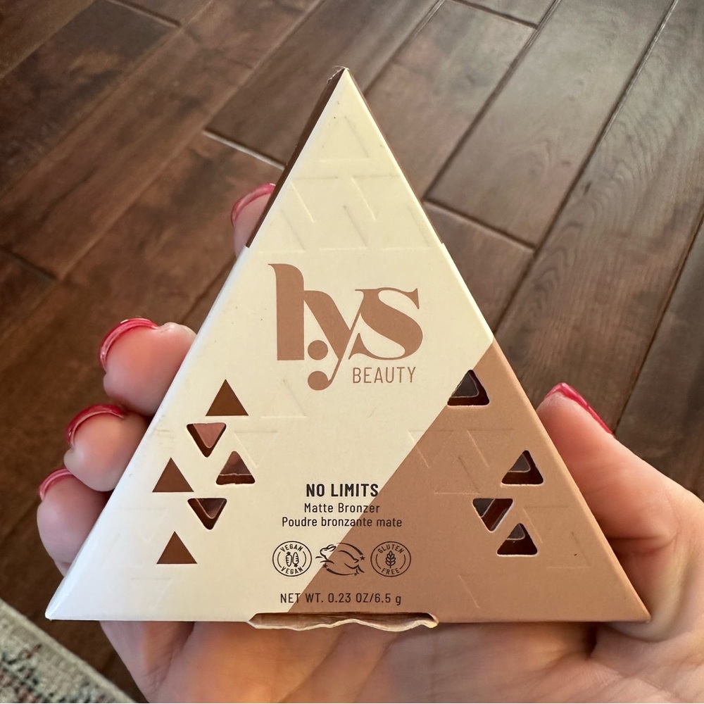 l.ys NO LIMITS MATTE BRONZER - NIB